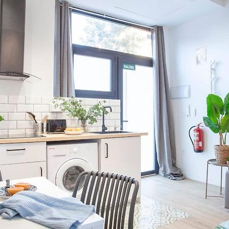 ולנסיה Al5 Seaside Bliss-Stylish Loft Steps From Malvarrosa מראה חיצוני תמונה