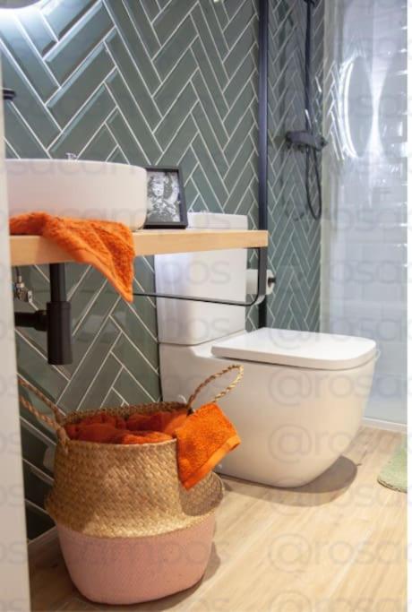 ולנסיה Al5 Seaside Bliss-Stylish Loft Steps From Malvarrosa מראה חיצוני תמונה