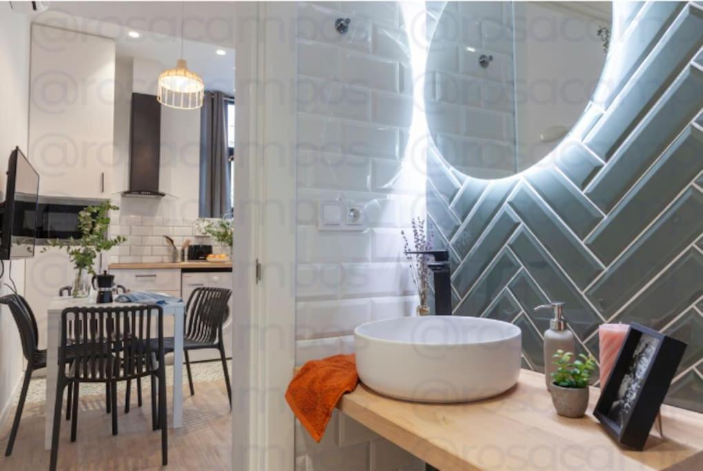 ולנסיה Al5 Seaside Bliss-Stylish Loft Steps From Malvarrosa מראה חיצוני תמונה