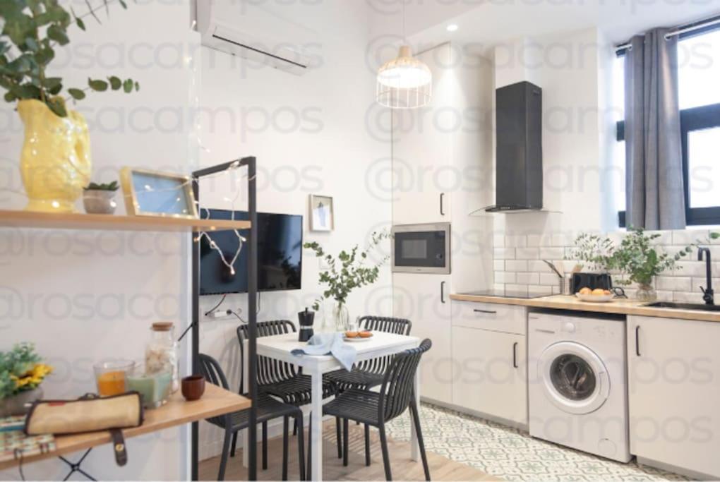 ולנסיה Al5 Seaside Bliss-Stylish Loft Steps From Malvarrosa מראה חיצוני תמונה